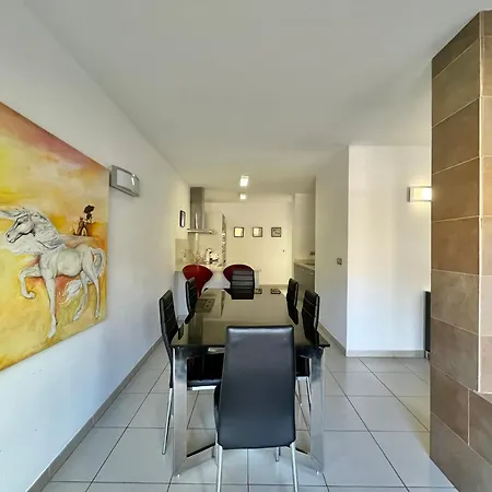 Appartement Agi Drugstore Roses