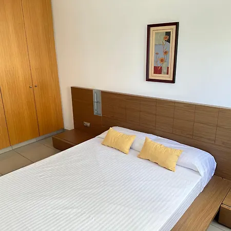 Agi Drugstore * Roses